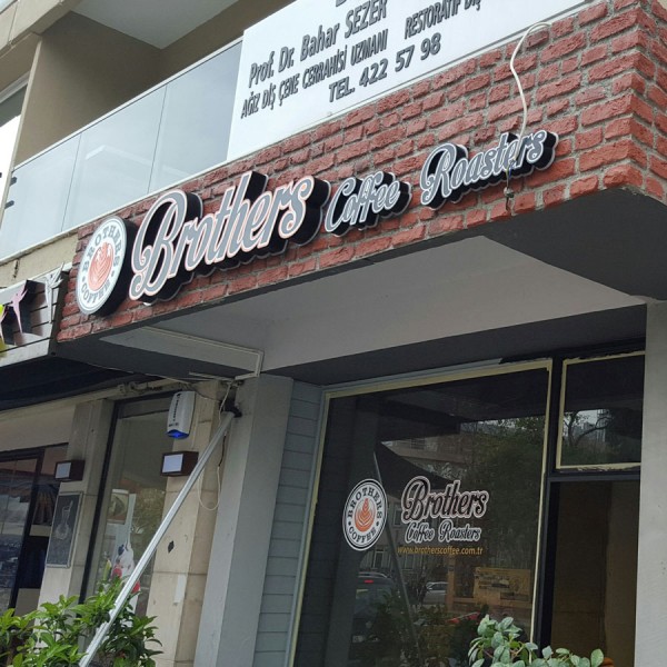 ışıklı pleksi kutu harf tabela