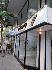 sushi ışıklı tabela