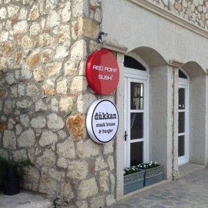 Işıklı pleksiglass tabela çeşme