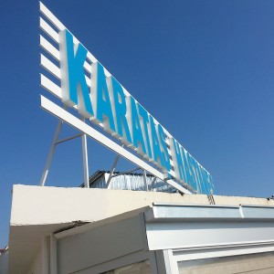 Karataş hastanesi izmir çatı tabelası